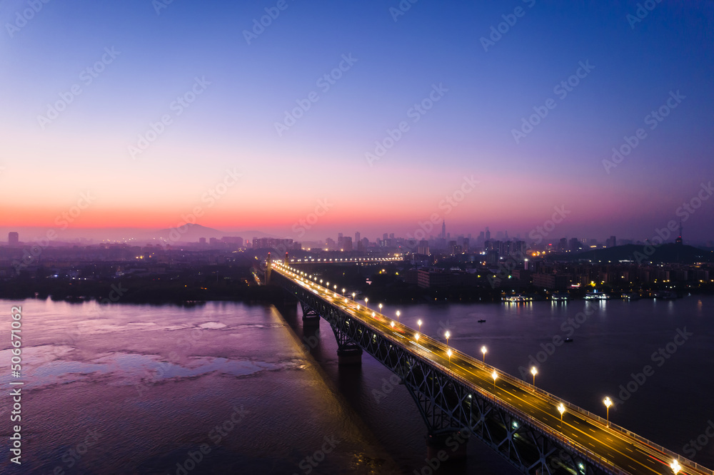 中国江苏南京长江大桥鸟瞰图