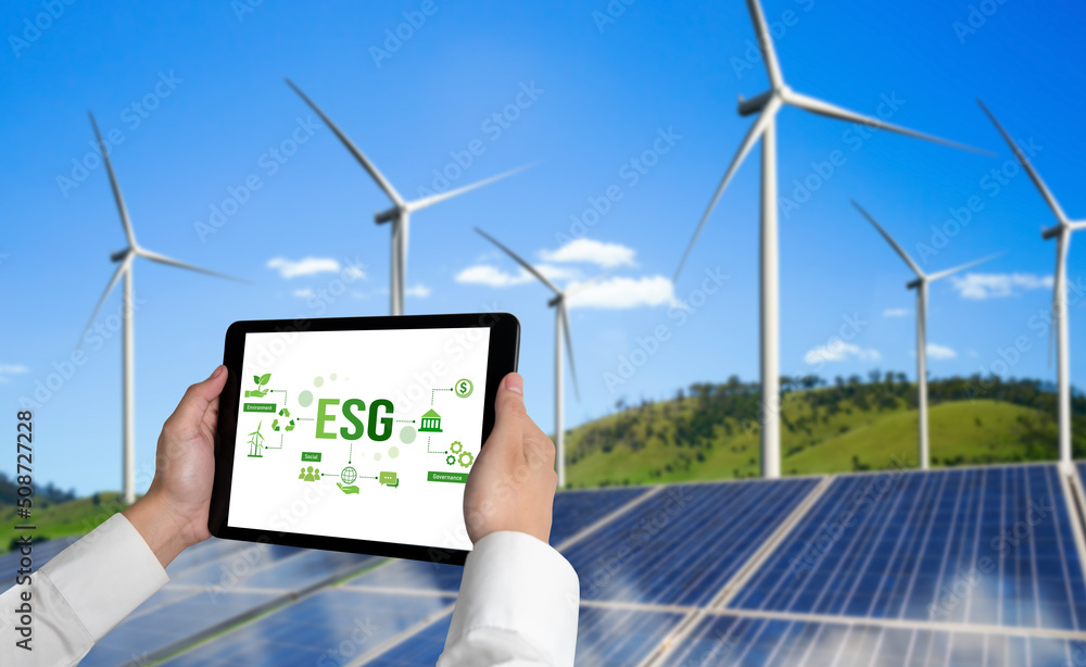 为环保和ESG商业理念进行绿色商业转型。商人使用标签