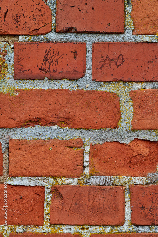 家庭、房屋或城市建筑外部的红砖墙和复制空间的特写。纹理