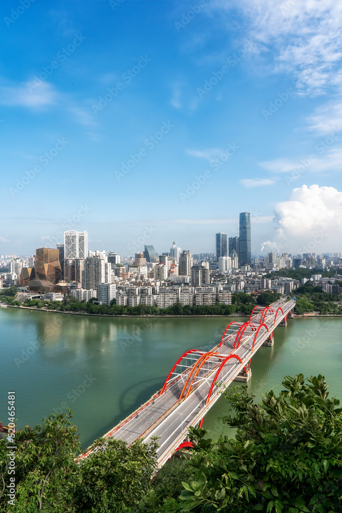 航拍广西柳州市现代建筑景观天际线