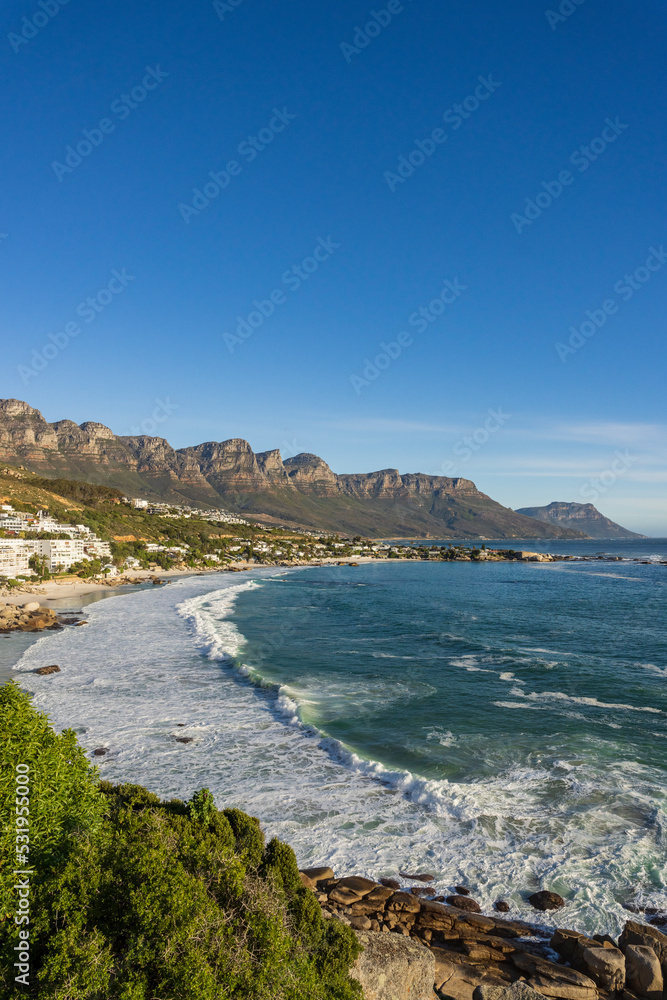 南非西开普省开普敦美丽的克利夫顿海滩。