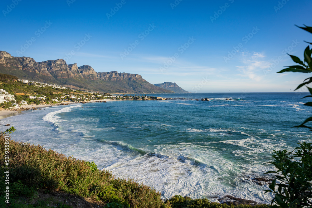 南非西开普省开普敦美丽的克利夫顿海滩。