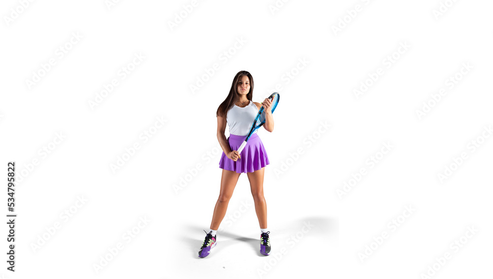 女子在白色隔离状态下打网球