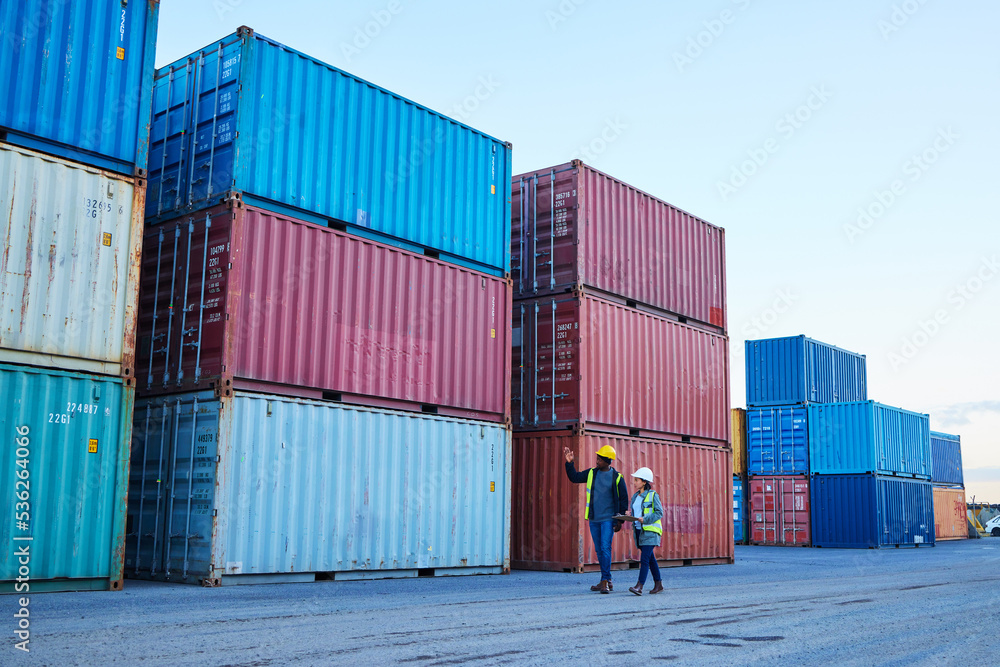 集装箱、工业供应链运输仓库和安全规划经理或工人。全球