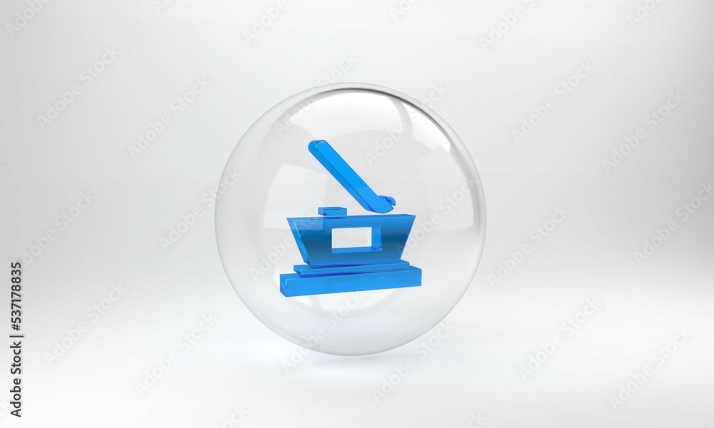 灰色背景上的蓝色冰球杯冠军图标。冰球奖杯。玻璃圆形按钮。3