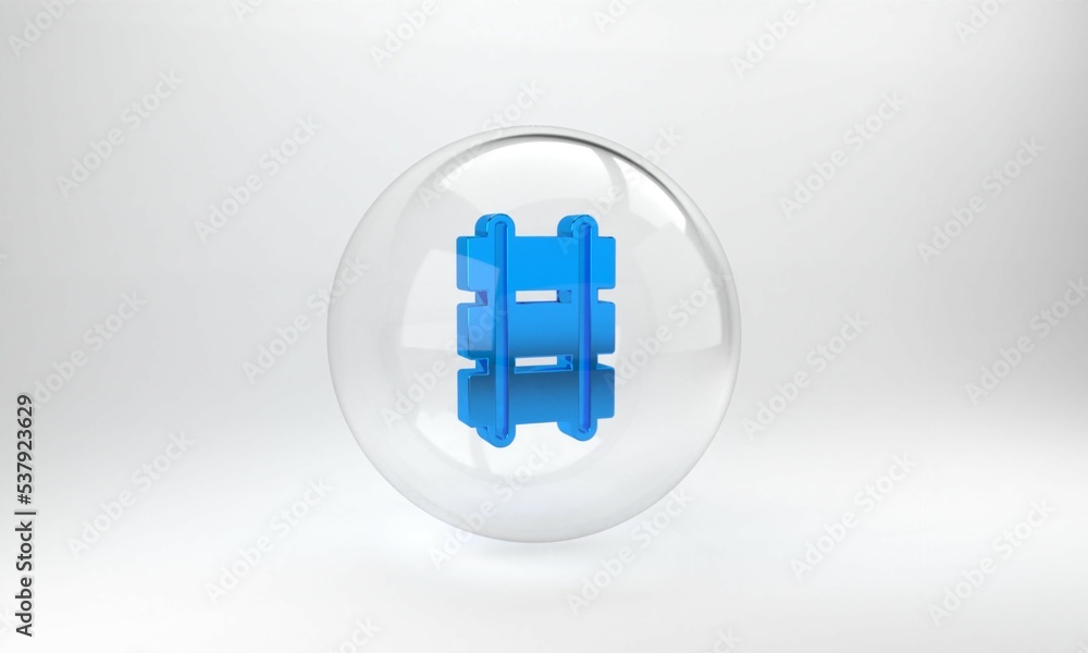 蓝色玩具铁路，灰色背景上隔离的铁路轨道图标。玻璃圆形按钮。3D渲染il