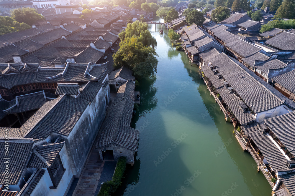 中国乌镇河两岸古建筑风光