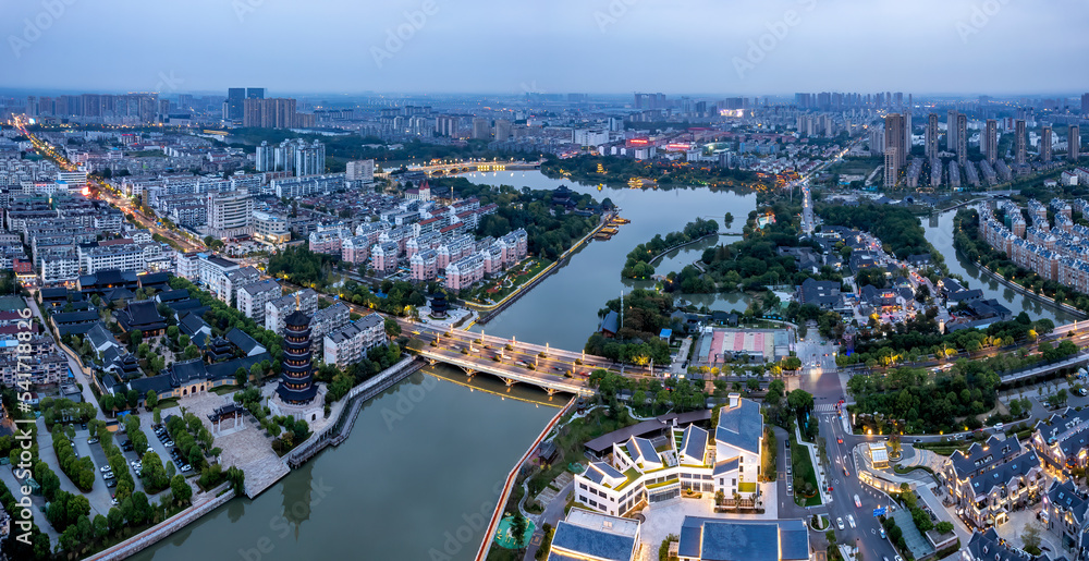 中国台州城市天际线航拍夜景