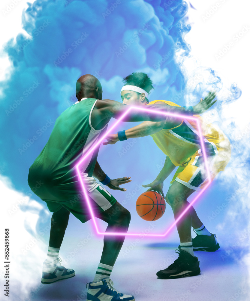 非裔美国篮球运动员在蓝色烟雾背景下用发光的六边形运球