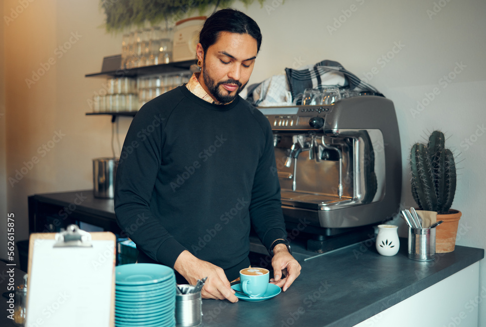 咖啡师、咖啡师和在咖啡馆喝意式浓缩咖啡的人为咖啡馆、热饮或
1498803381,禅宗花园旁边的长椅。