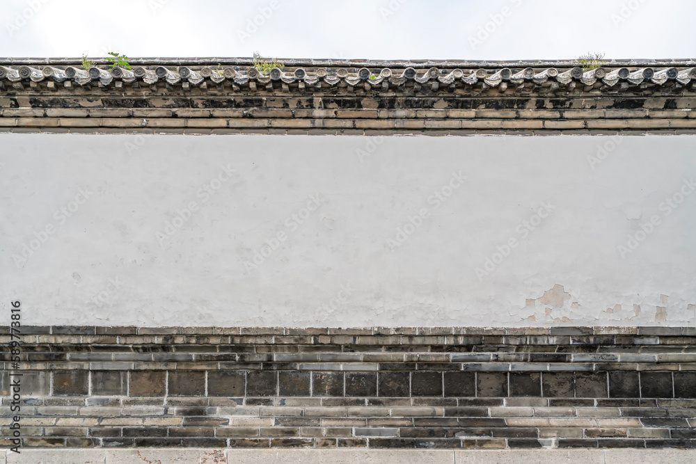 Chinese -style courtyard wall gray tile white wall